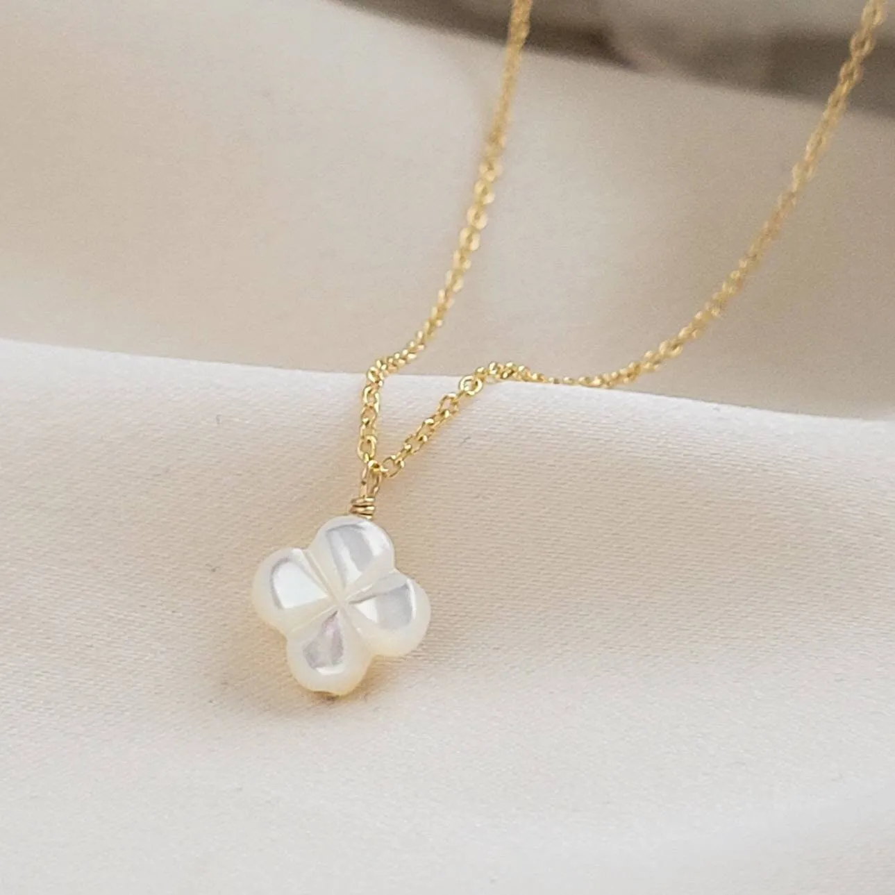 Dainty Mother of Pearl Necklace