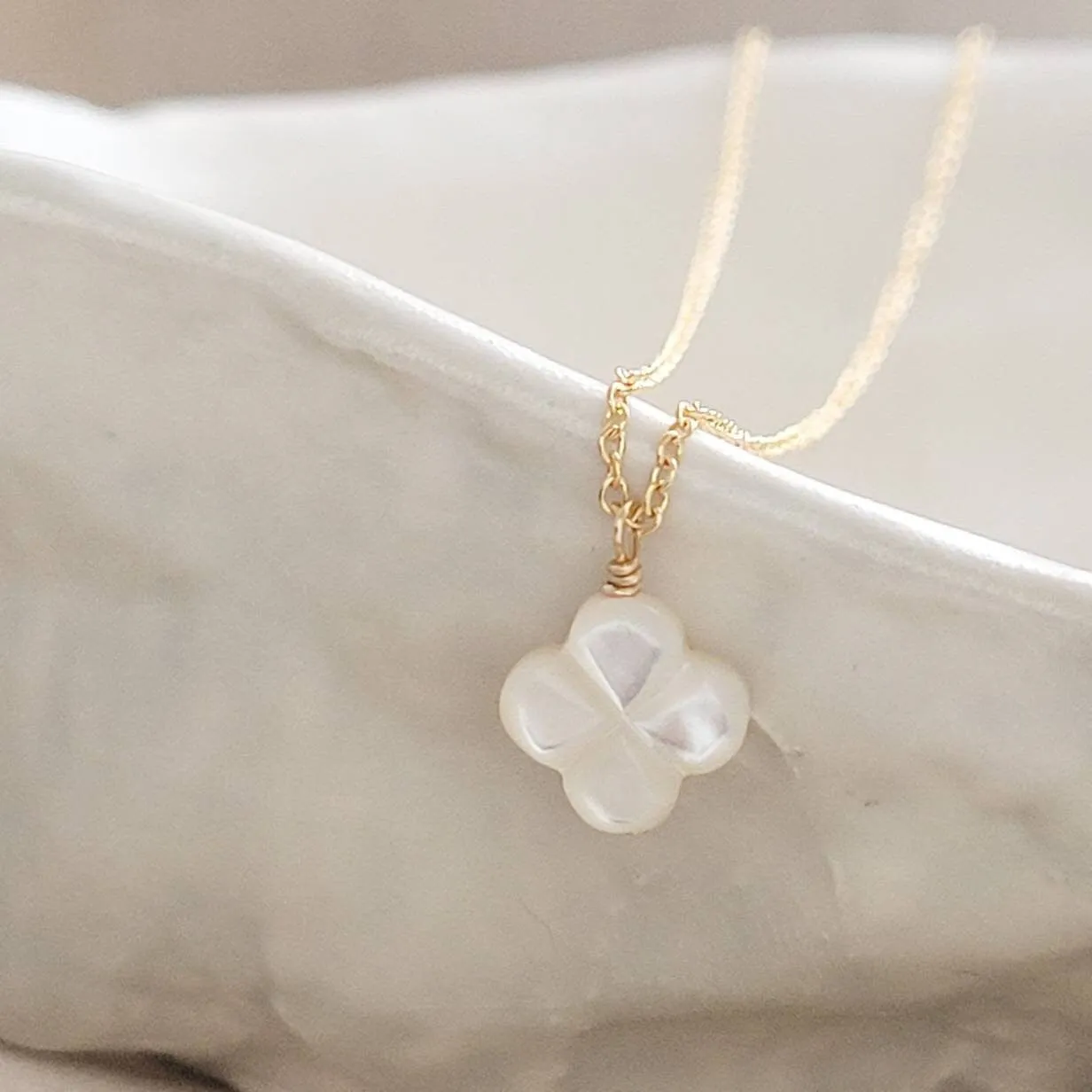 Dainty Mother of Pearl Necklace